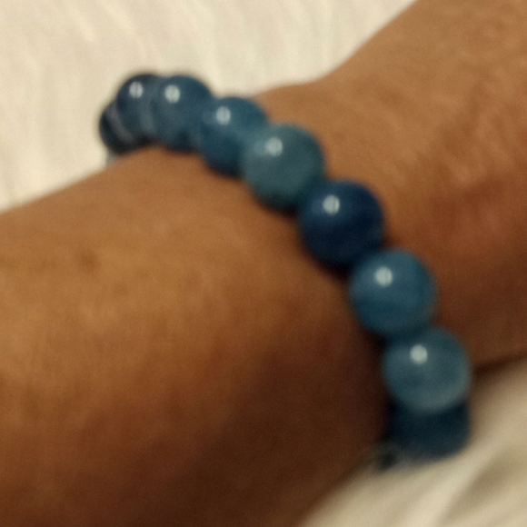 Blue Aventurine Crackled Agate 10 MM Bead Stretch Bracelet - Picture 4 of 8